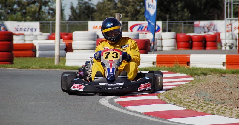 Comparer un fram et un moteur préparé pour le karting amateur